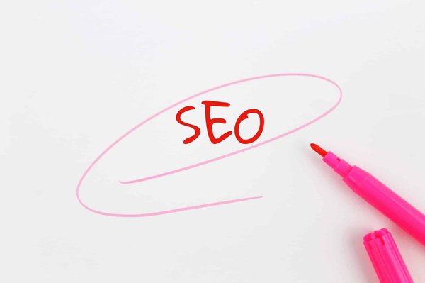 Comment une agence SEO peut-elle améliorer votre présence en ligne ?